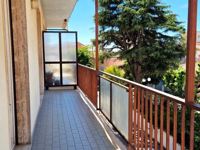 Appartamento quadrilocale in vendita in Via Ugo Foscolo, Centro, Follonica