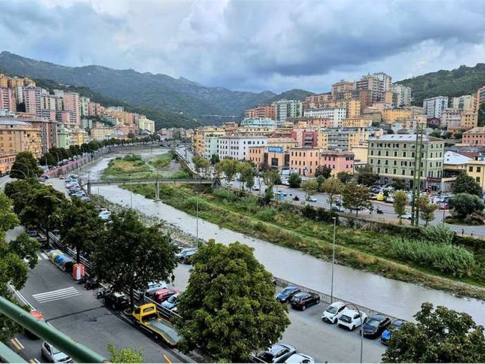 Appartamento con 6 locali in vendita in VIA BOBBIO, Staglieno, Genova