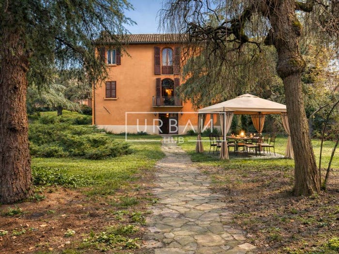 Casa con 6 locali in vendita in Via Camillo Benso di Cavour, Centro, Meldola