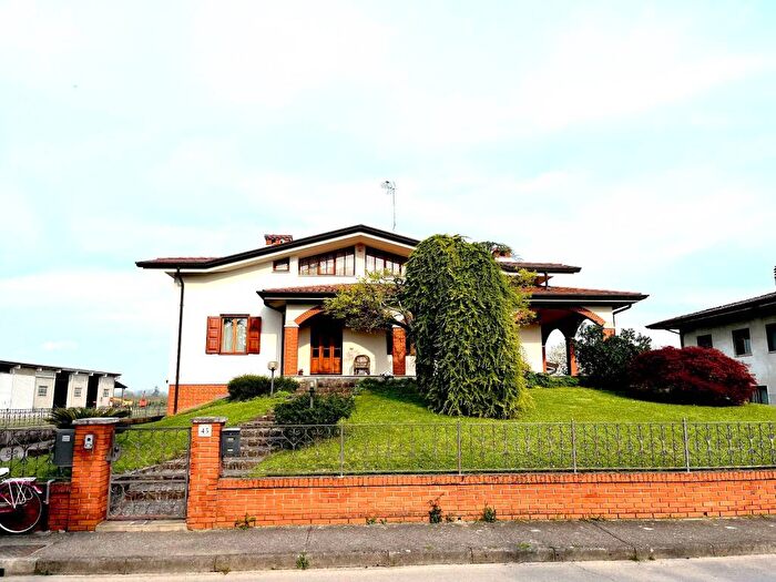 Casa con 6 locali in vendita in Via Indipendenza, San Valentino, Fiumicello Villa Vicentina
