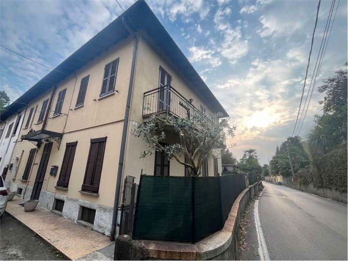 Casa con 6 locali in vendita in Via Cesare Battisti, Golasecca