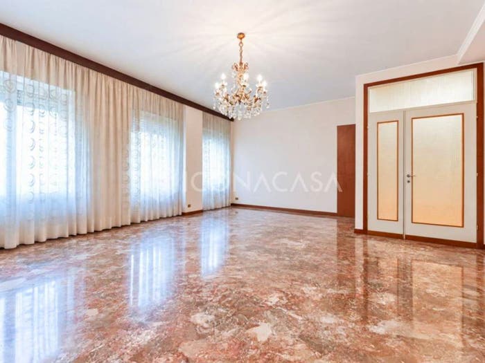 Appartamento con 5 locali in vendita in Via Francesco Cavezzali, Cimiano, Milano
