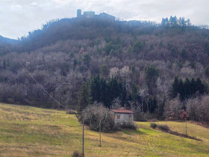 Casa con 6 locali in vendita in Montecreto