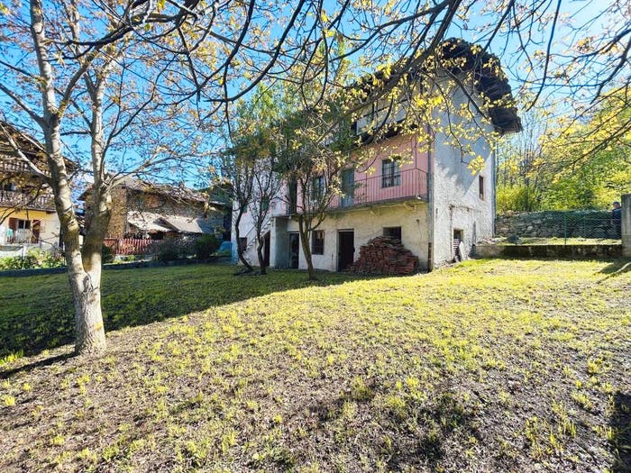 Casa con 6 locali in vendita in Via Giordani, Mattie