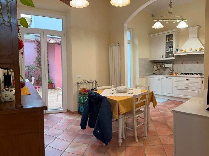 Casa con 6 locali in vendita in Centro, Viareggio
