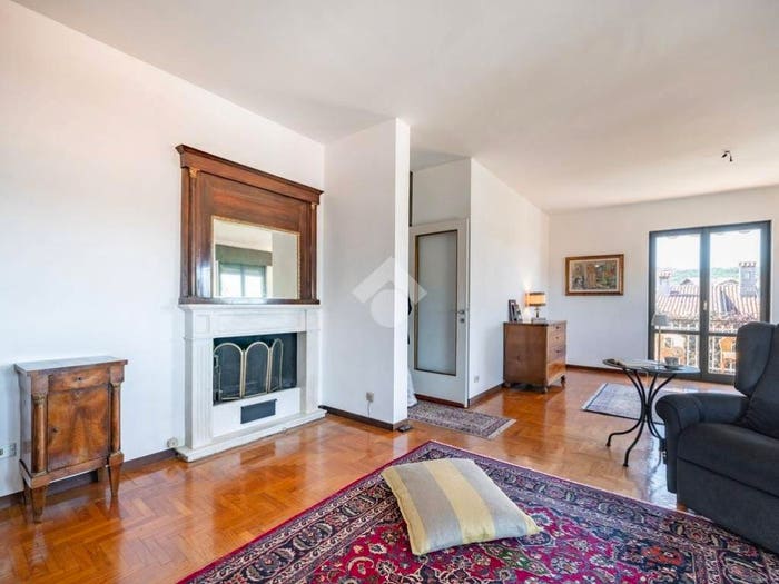 Appartamento con 5 locali in vendita in Via Giuseppe Verdi, Cologna Caraverio, Castello di Brianza