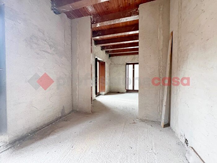 Appartamento quadrilocale in vendita in Via Giugni Snc, Antrodoco