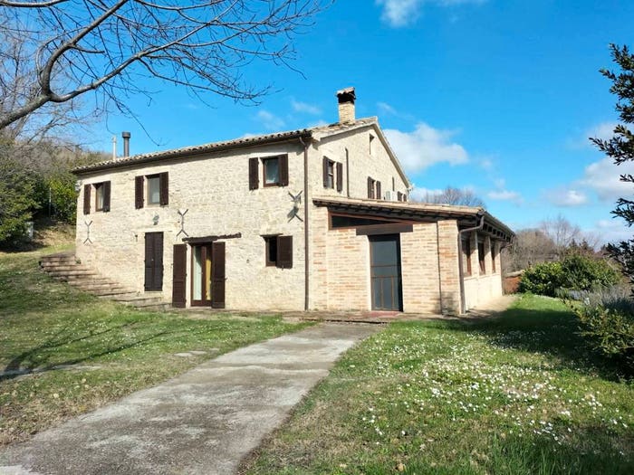 Casa con 6 locali in vendita in Via San Michele, Cupramontana
