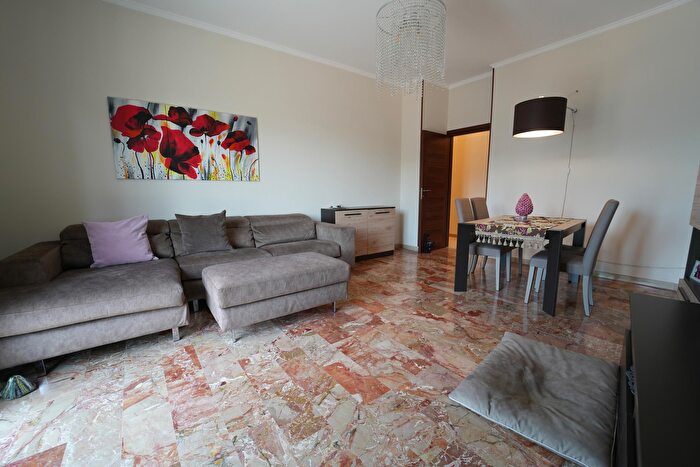 Appartamento con 5 locali in vendita in Via Gambalunga, Rimini