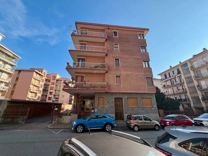 Appartamento quadrilocale in vendita in Via Ennio Carando, Centro Città San Paolo, Biella