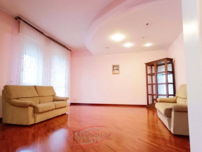 Appartamento quadrilocale in vendita in Via Novembre, Centro, Parabiago
