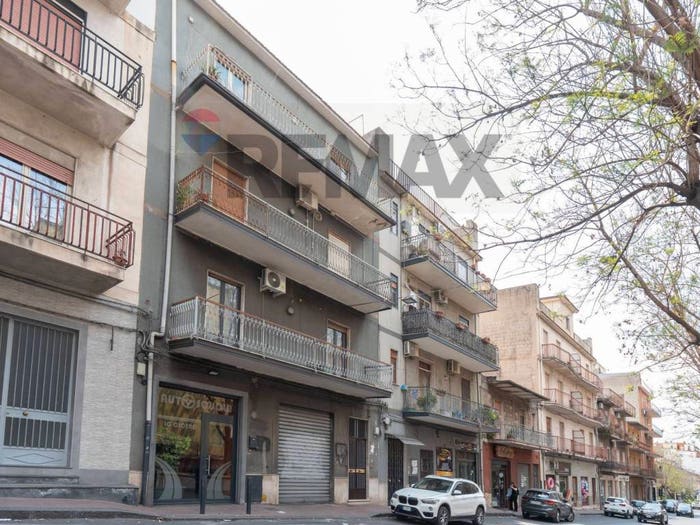 Appartamento con 5 locali in vendita in Via Catania, Adrano