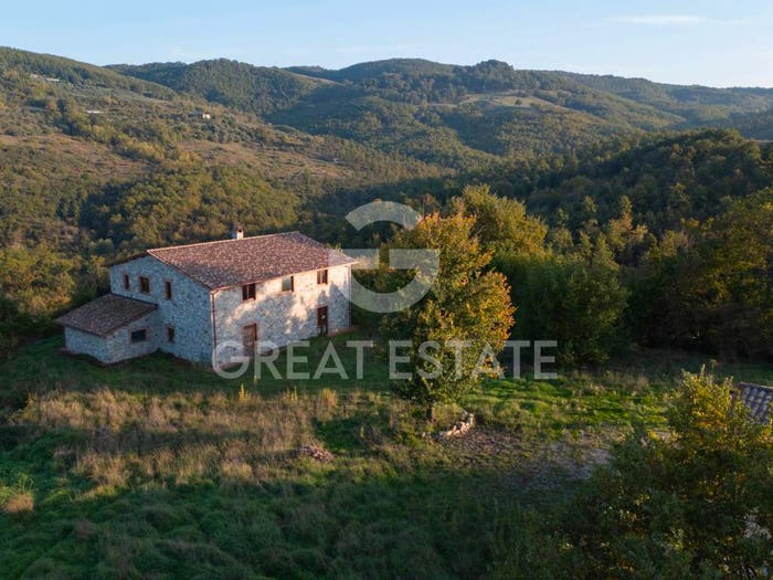 Casa con 6 locali in vendita in Via Poggio San Quirico, Monte Castello di Vibio