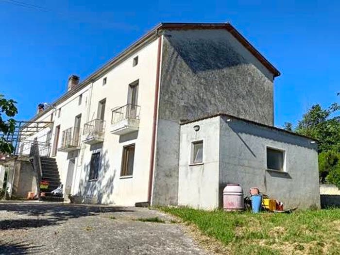 Casa con 6 locali in vendita in Contrada Verratti, Casoli