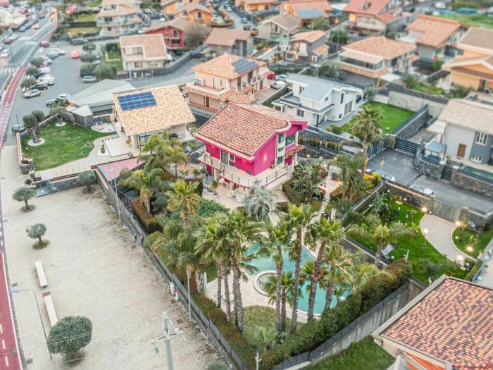 Casa con 6 locali in vendita in Via Dott Pippo Cutuli, Aci Sant'Antonio