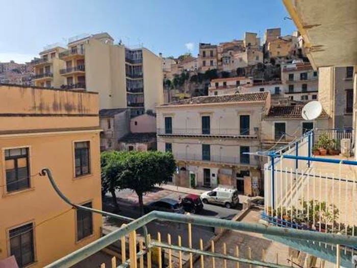 Appartamento con 6 locali in vendita in Via Vittorio Veneto, Modica Bassa, Modica