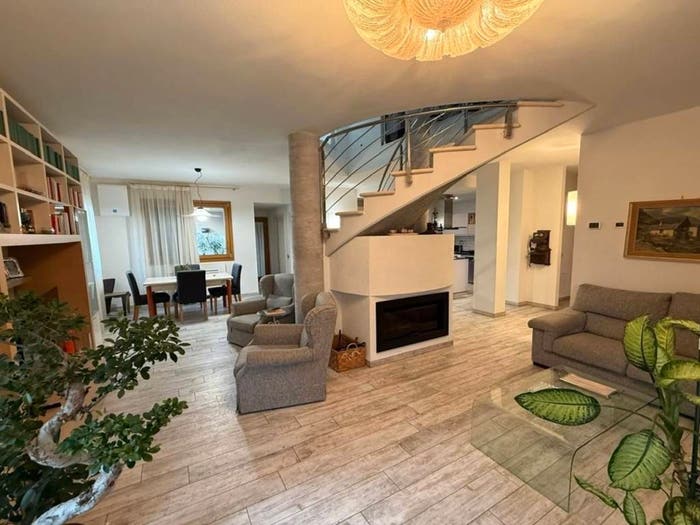 Casa con 6 locali in vendita in Via Luigi Cherubini, Zona Mensa Via Toscana, Certaldo