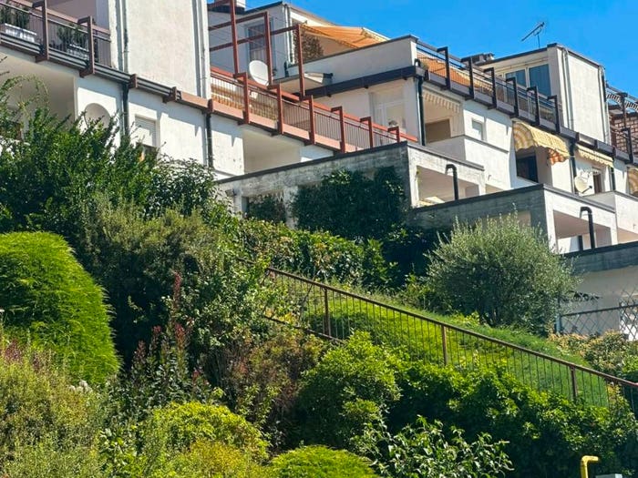 Appartamento con 6 locali in vendita in Via Matteo Olivero, Centro, Verzuolo