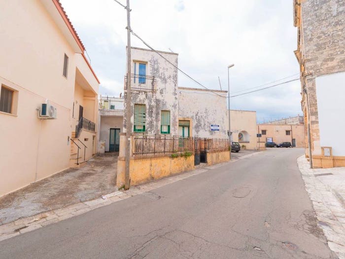 Casa con 5 locali in vendita in Via Diso, Spongano