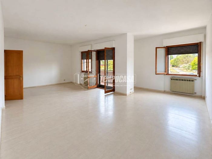 Appartamento trilocale in vendita in Viale Armando Diaz, Centro, Oristano