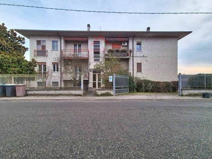 Appartamento trilocale in vendita in Via Dante Alighieri, Bressana Bottarone
