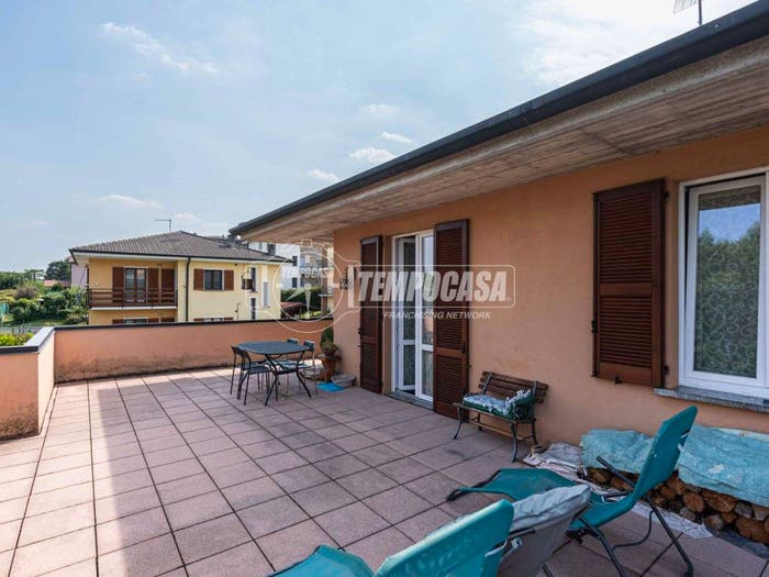 Appartamento trilocale in vendita in Via G Carducci, Centro, Merone