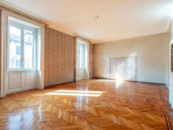 Appartamento quadrilocale in vendita in Via Luigi Settembrini, Centrale, Milano