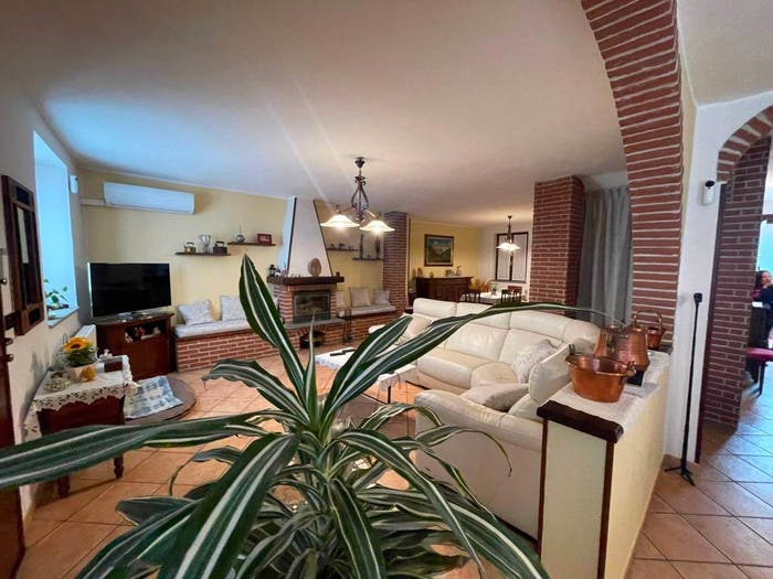 Casa con 6 locali in vendita in Centro, Castello di Annone
