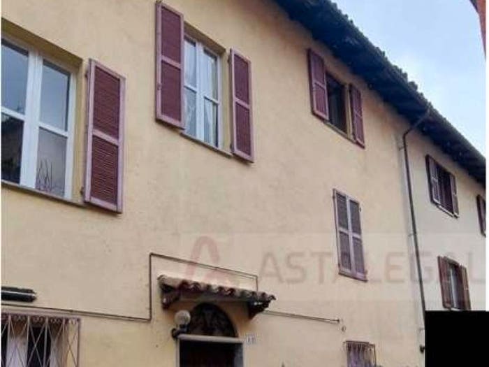 Appartamento con 5 locali in vendita in Via Dante Alighieri, Canelli