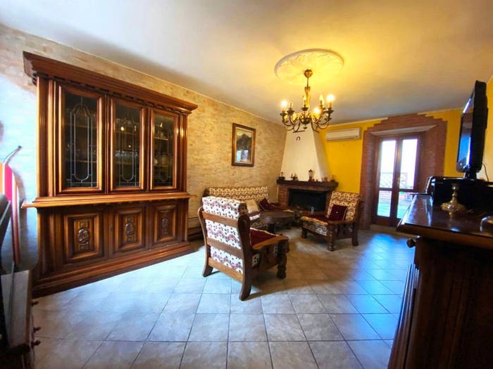 Casa quadrilocale in vendita in corso vittorio veneto, Alagna