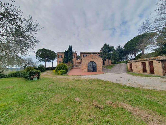 Casa con 6 locali in vendita in Contrada Santa Colomba, Rapagnano