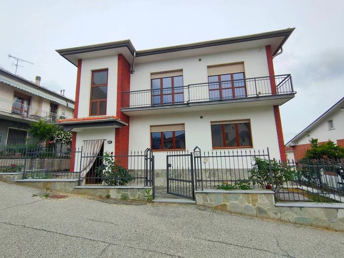Casa con 6 locali in vendita in Via Fausto Coppi, Valgera, Asti