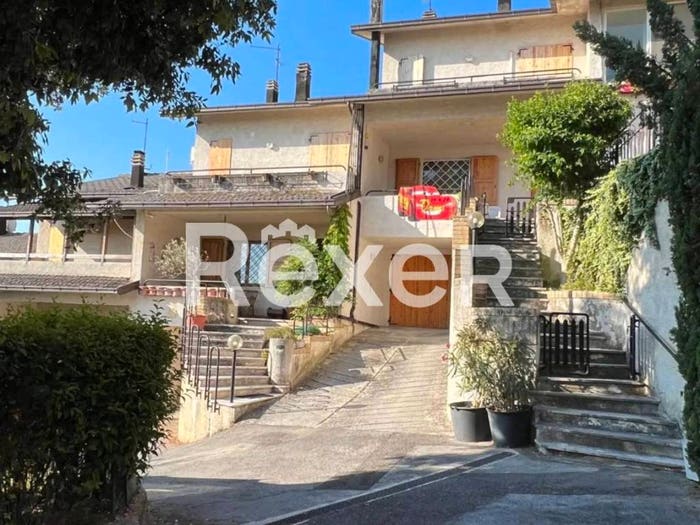 Casa con 5 locali in vendita in Via San Giovanni Battista, Centro, Arcevia