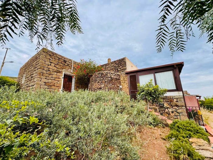 Casa quadrilocale in vendita in Via del Pesco, Scauri, Pantelleria