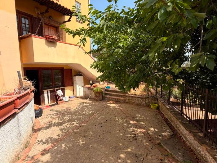 Casa con 6 locali in vendita in Via Malvitani, Marano Marchesato