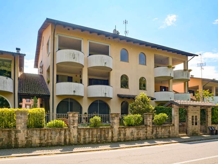 Appartamento con 6 locali in vendita in Via Viotti, Crescentino