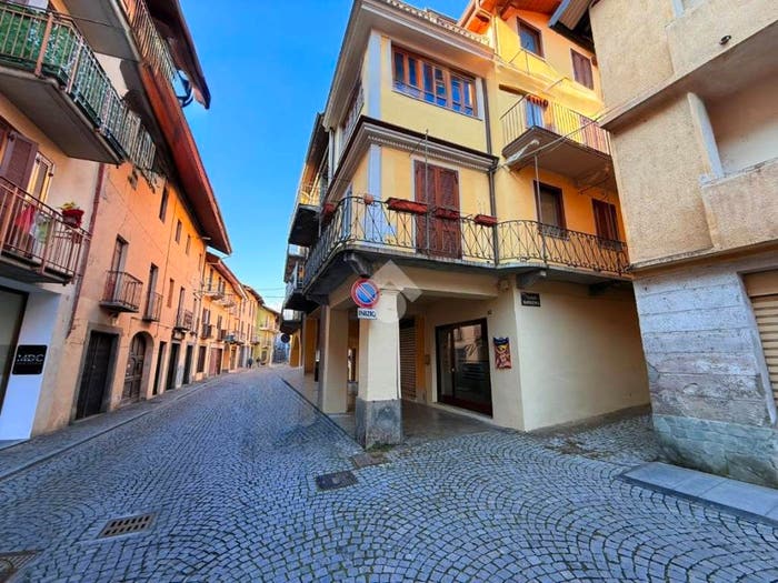 Appartamento con 5 locali in vendita in Vicolo Barcellona, Centro, Castellamonte