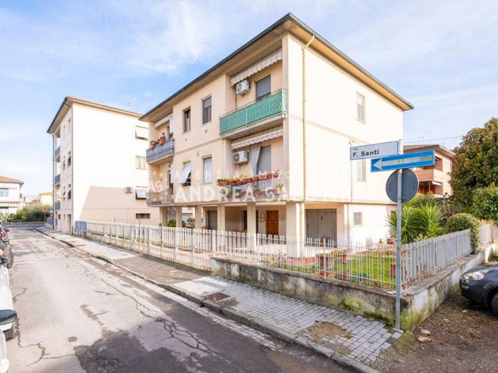 Appartamento trilocale in vendita in Via Fernando Santi, Villaggi Bellaria, Pontedera