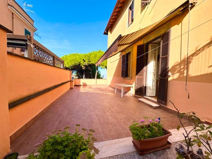 Appartamento con 5 locali in vendita in Via Frascati Monte Porzio Catone RM Italia, Centro, Monte Porzio Catone