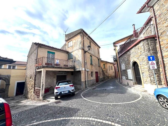 Appartamento con 6 locali in vendita in Via Salita San Giuseppe, Centro, Prignano Cilento