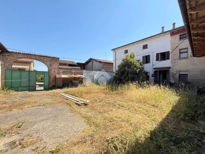 Casa con 6 locali in vendita in Via Aleramo, Sezzadio