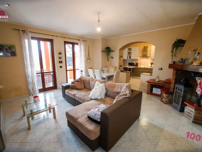 Appartamento con 6 locali in vendita in Via Virgilio Bosso, Caravini, Crescentino