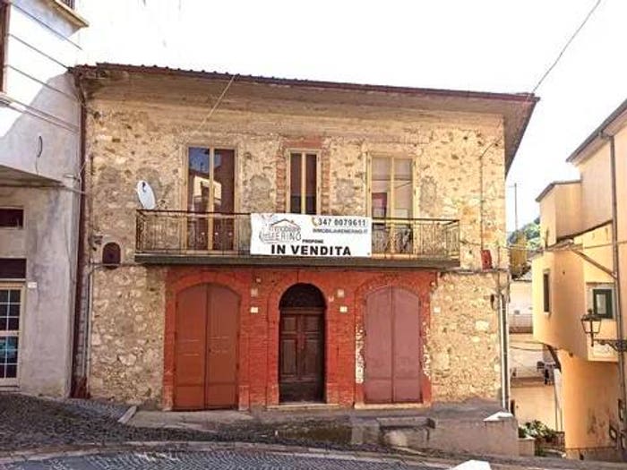 Casa con 6 locali in vendita in Via Vittorio Emanuele Ii A, Centro, Oliveto Citra