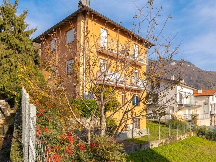 Appartamento trilocale in vendita in Via Giussanico, San Gregorio, Gravedona ed Uniti
