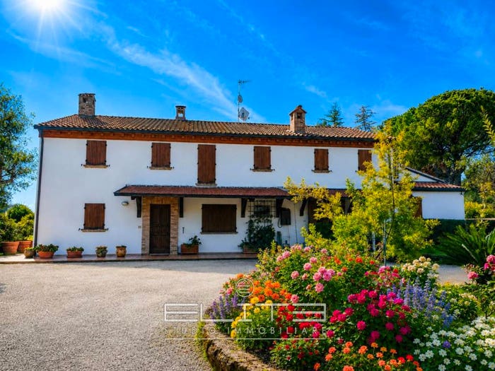 Casa con 6 locali in vendita in CONTRADA FRASCA AGUGLIANO, Centro, Agugliano