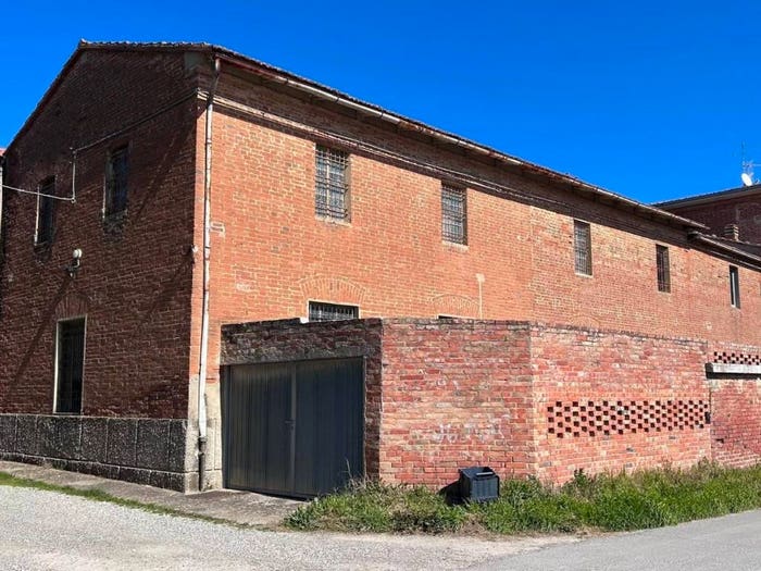 Casa con 6 locali in vendita in Via Galeotti, Pozzuolo, Castiglione del Lago