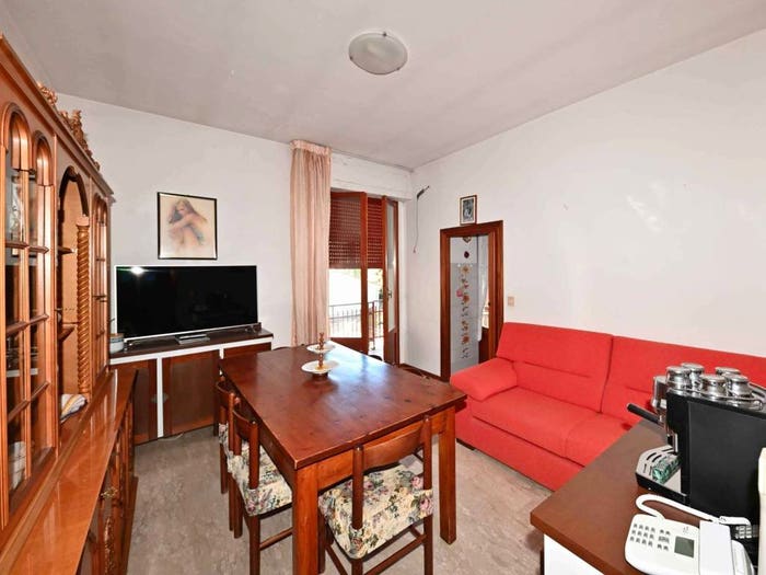 Appartamento con 6 locali in vendita in Via Senese, Centro, Lucignano