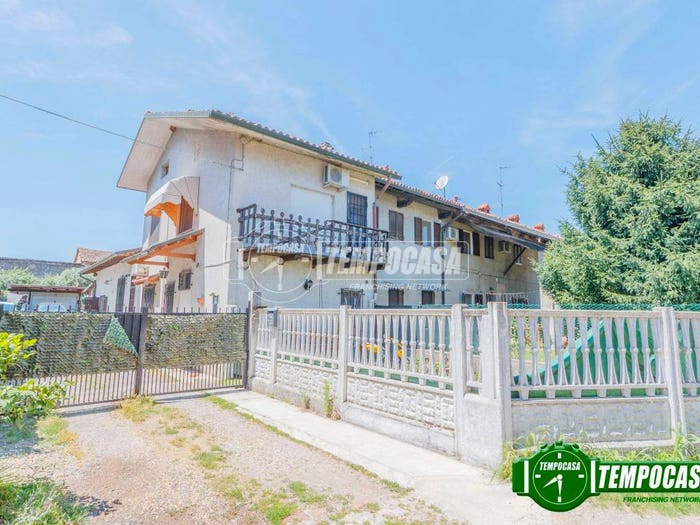 Casa trilocale in vendita in Via Giacomo Matteotti, Besate