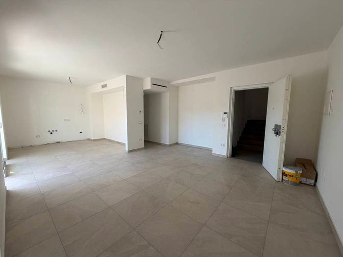 Appartamento quadrilocale in vendita in Via San Lorenzo, Aversa