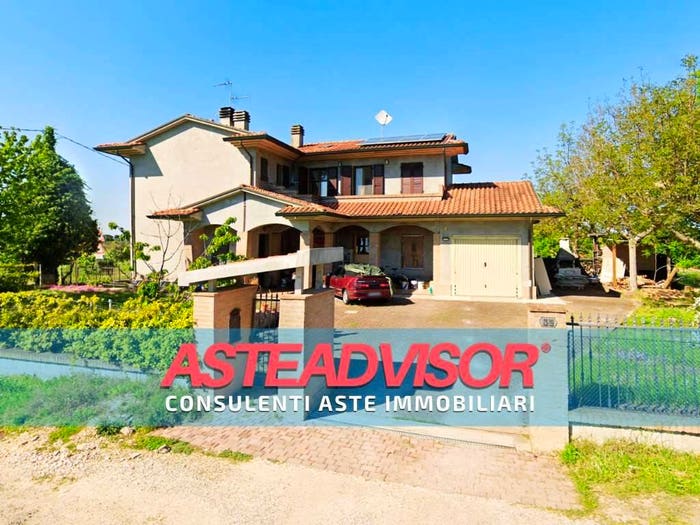 Appartamento con 6 locali in vendita in Via del Quattro, Quattro, Forlì
